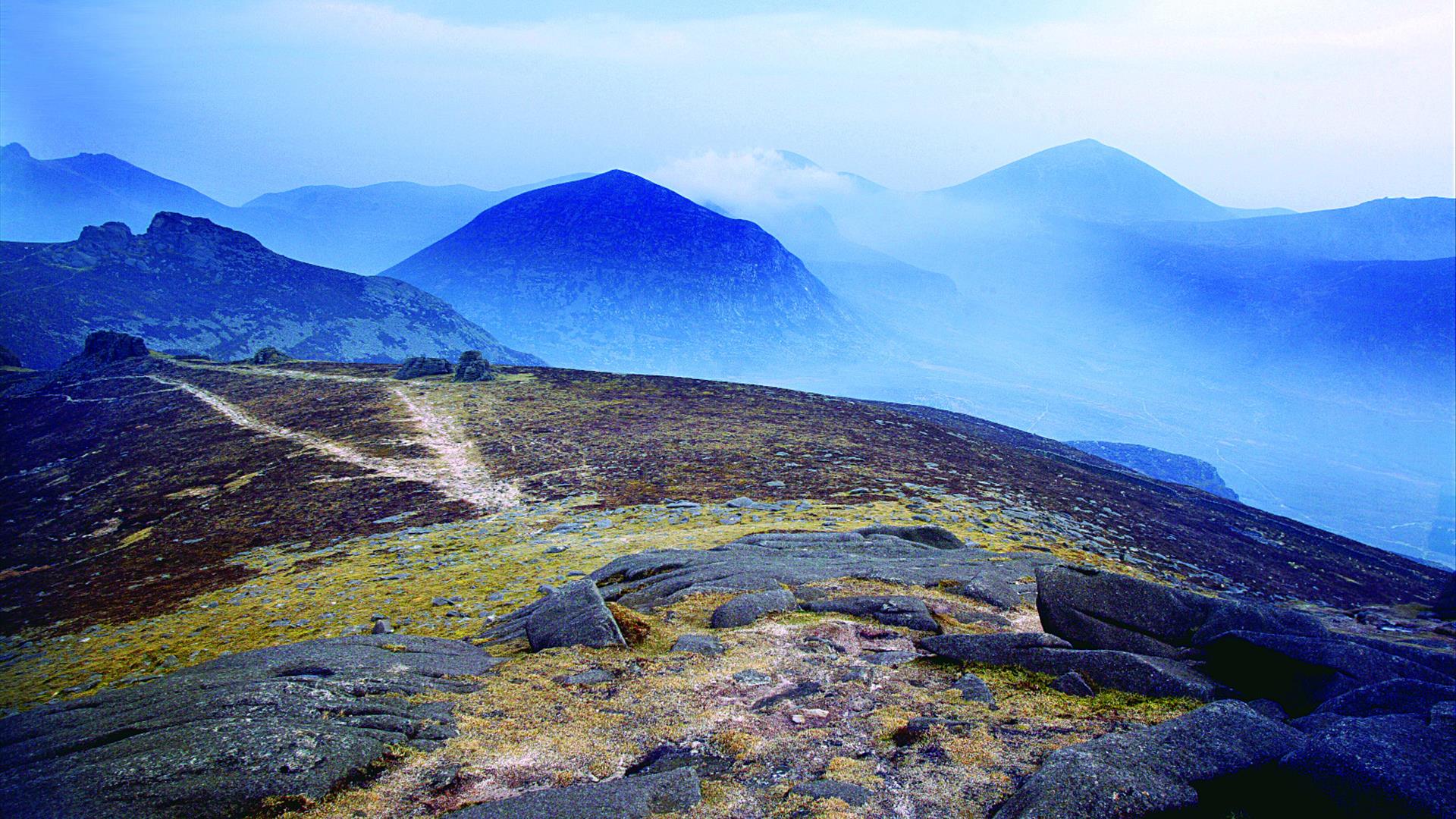 Newry & the Mournes — local landmark and streetscape